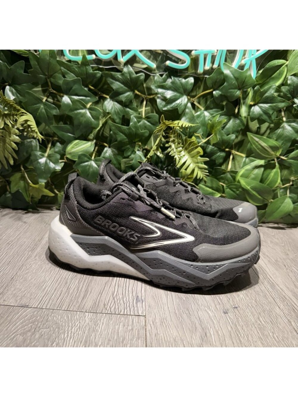 Brooks Caldera 6 Womens Trail Running Shoes Black Grey 1204291B052 Size 9 B